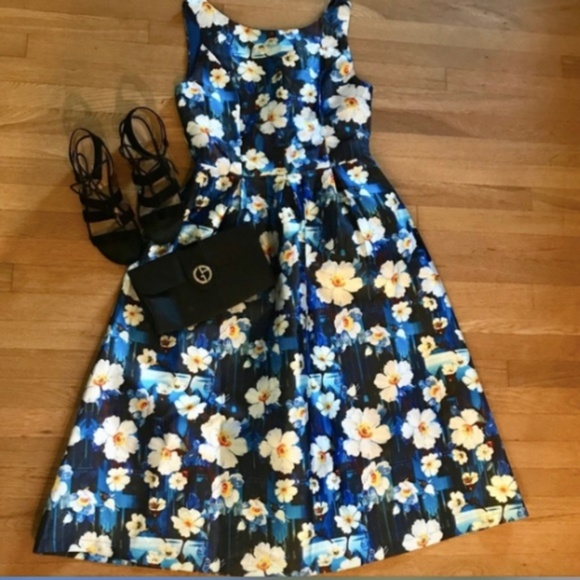 Newme Dresses & Skirts - NWOT Floral Fit & Flare Floral Dress MidiLength